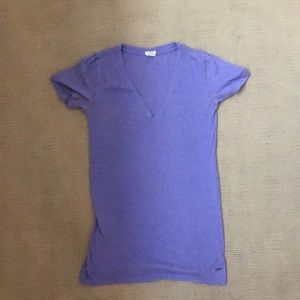V-neck t-shirt